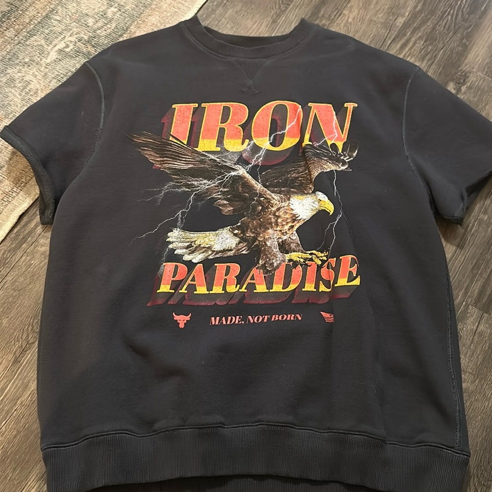 Men’s iron paradise project rock sweatshirt tee XL